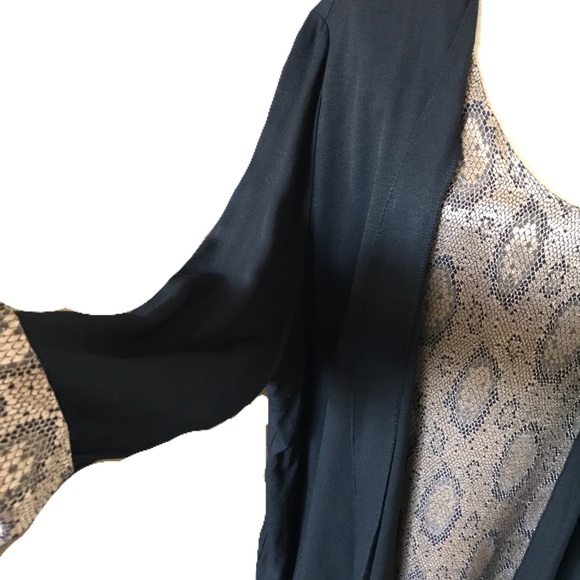 J.W Treci 1Pc Snake Skin Print Blouse - Picture 4 of 8